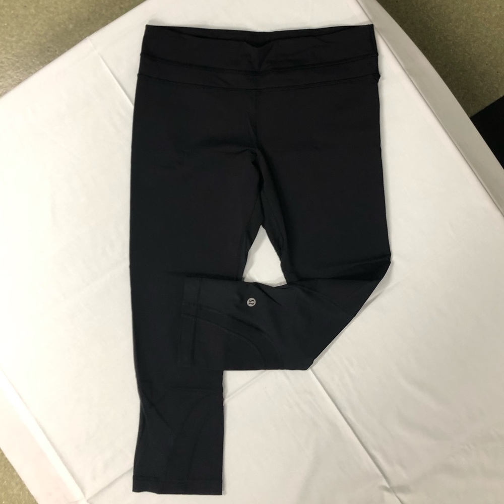 VGUC - Lululemon Crop Inspire Leggings - Size 8